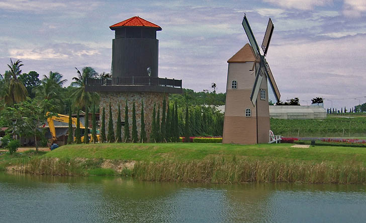 Silbersee Pattaya mit Mühle